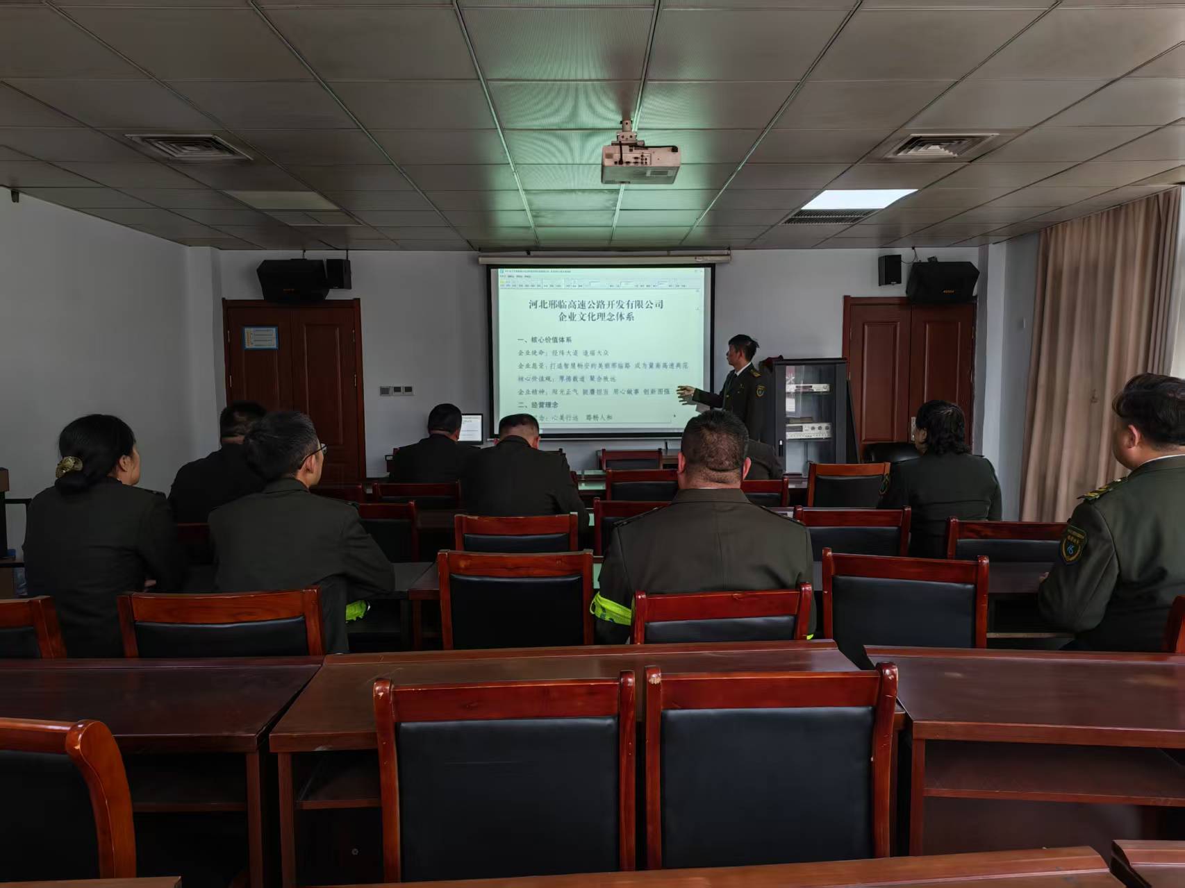 da5cc45346638102e40753f31285e9f1.jpg da5cc45346638102e40753f31285e9f1.jpg