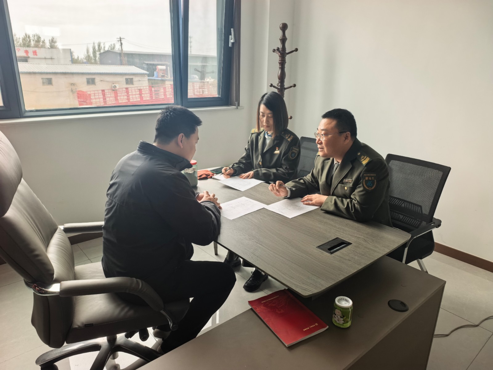 113.物流企业走访.jpg 113.物流企业走访.jpg